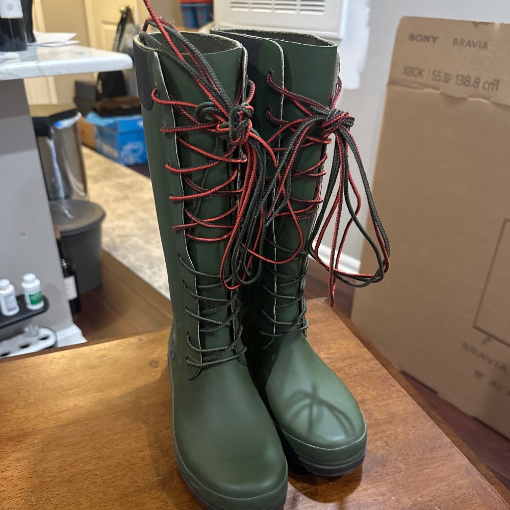 Timberland Size 7 Tall Rubber Rain Boot